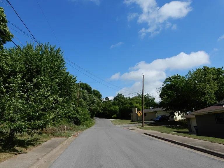 1415 Day Boulevard, Dallas, TX 75203 1415 Day Boulevard, Dallas, TX 75203
