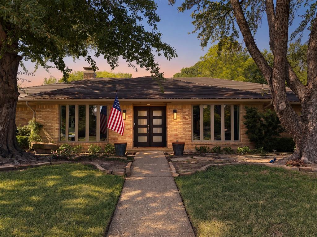705 Rochelle Boulevard, Irving, TX 75062