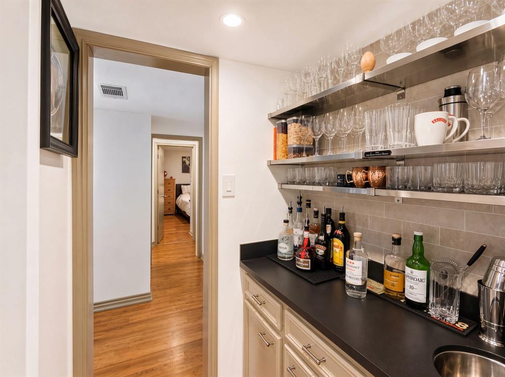 705 Rochelle Boulevard, Irving, TX 75062