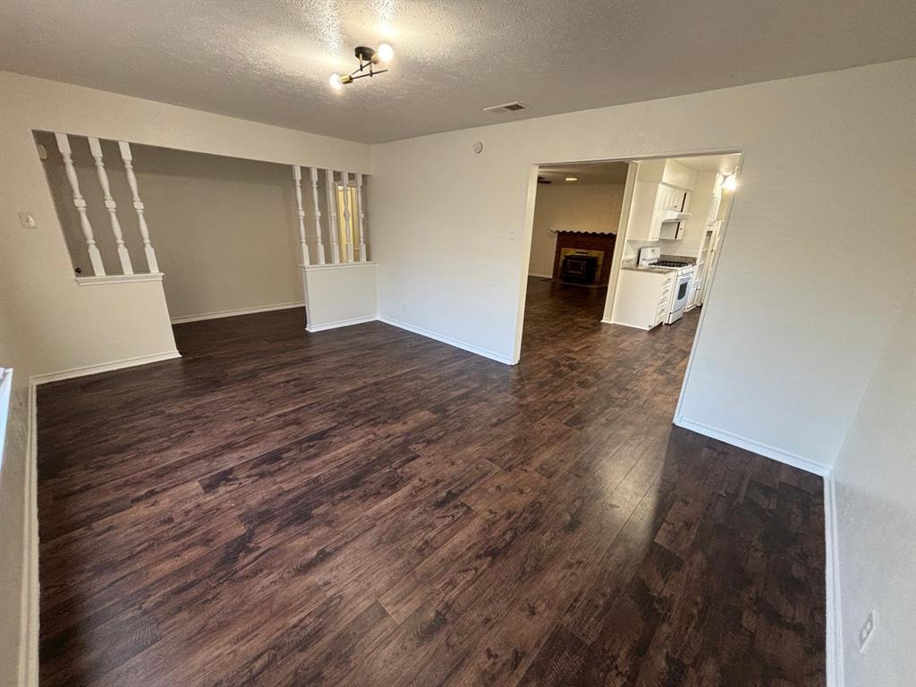1814 Bardfield Avenue, Garland, TX 75041