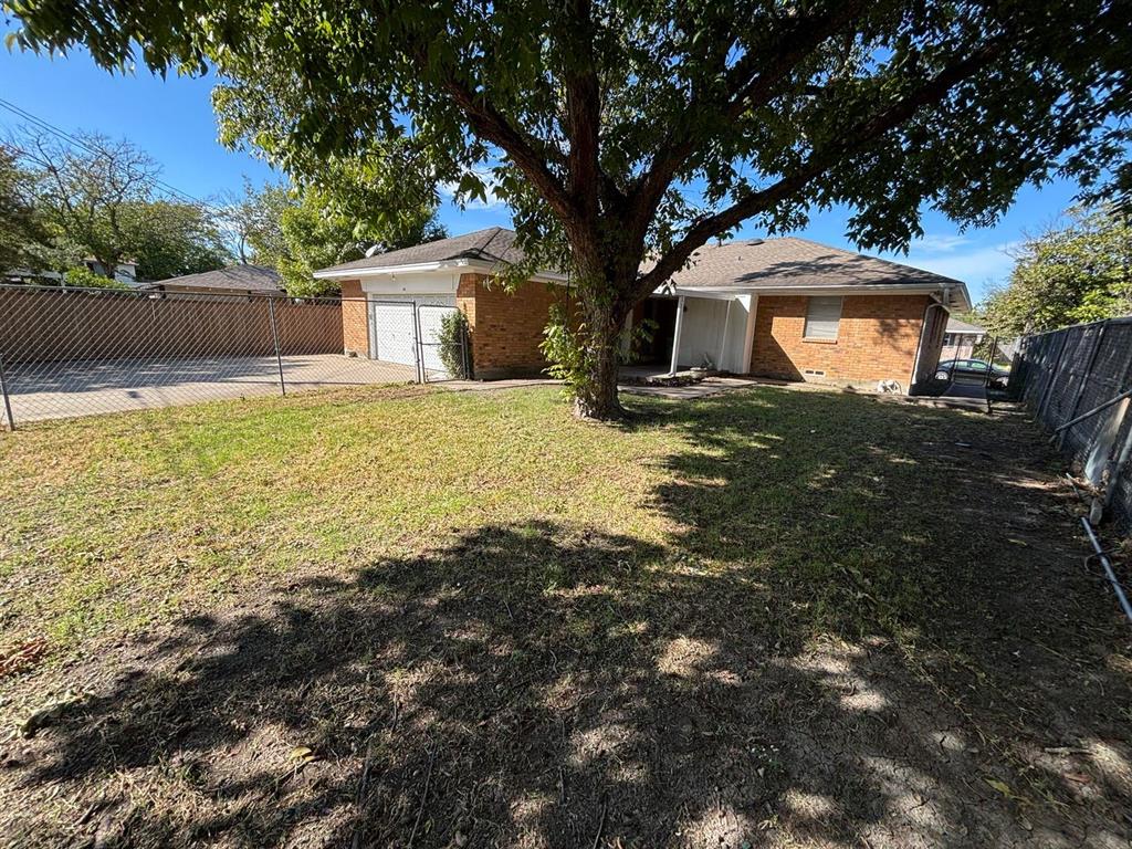 1814 Bardfield Avenue, Garland, TX 75041