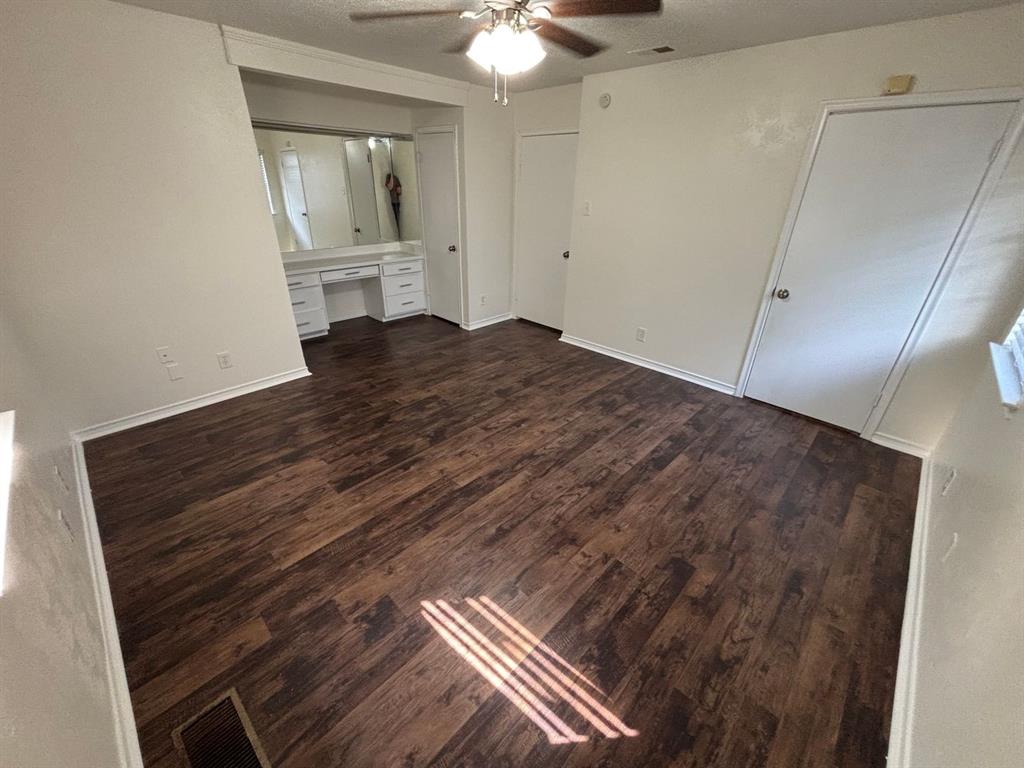 1814 Bardfield Avenue, Garland, TX 75041