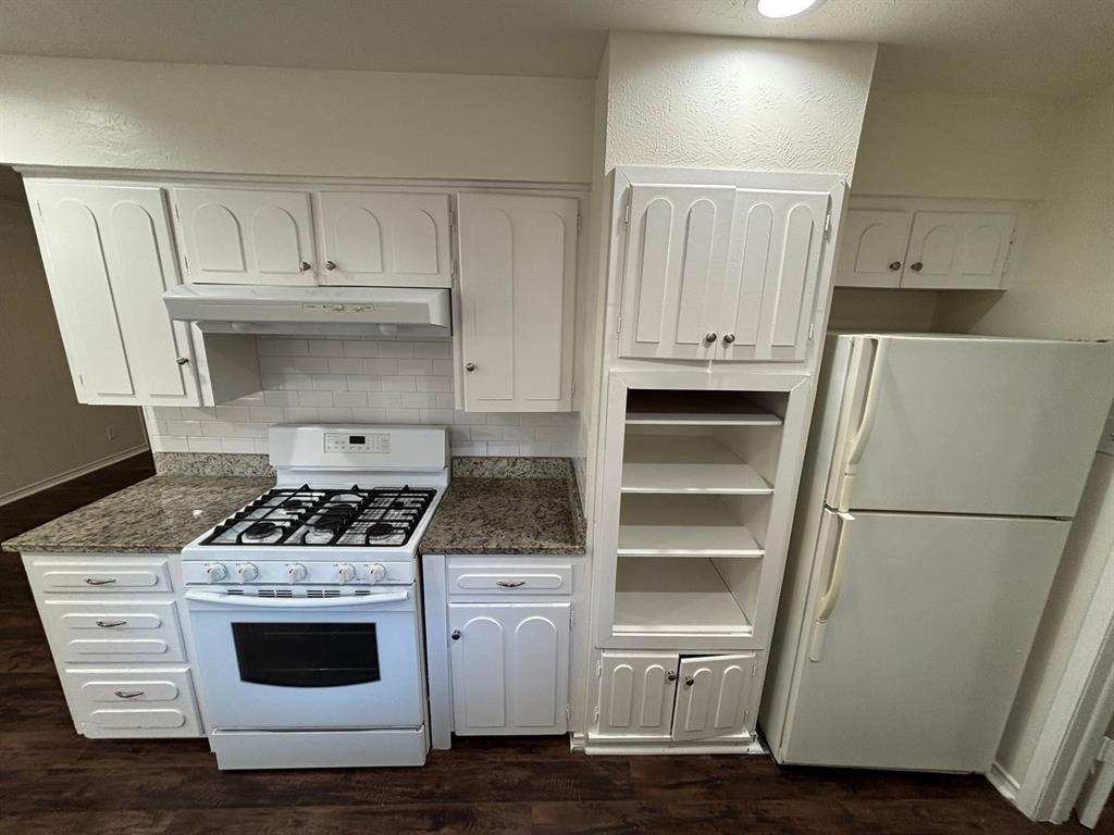 1814 Bardfield Avenue, Garland, TX 75041