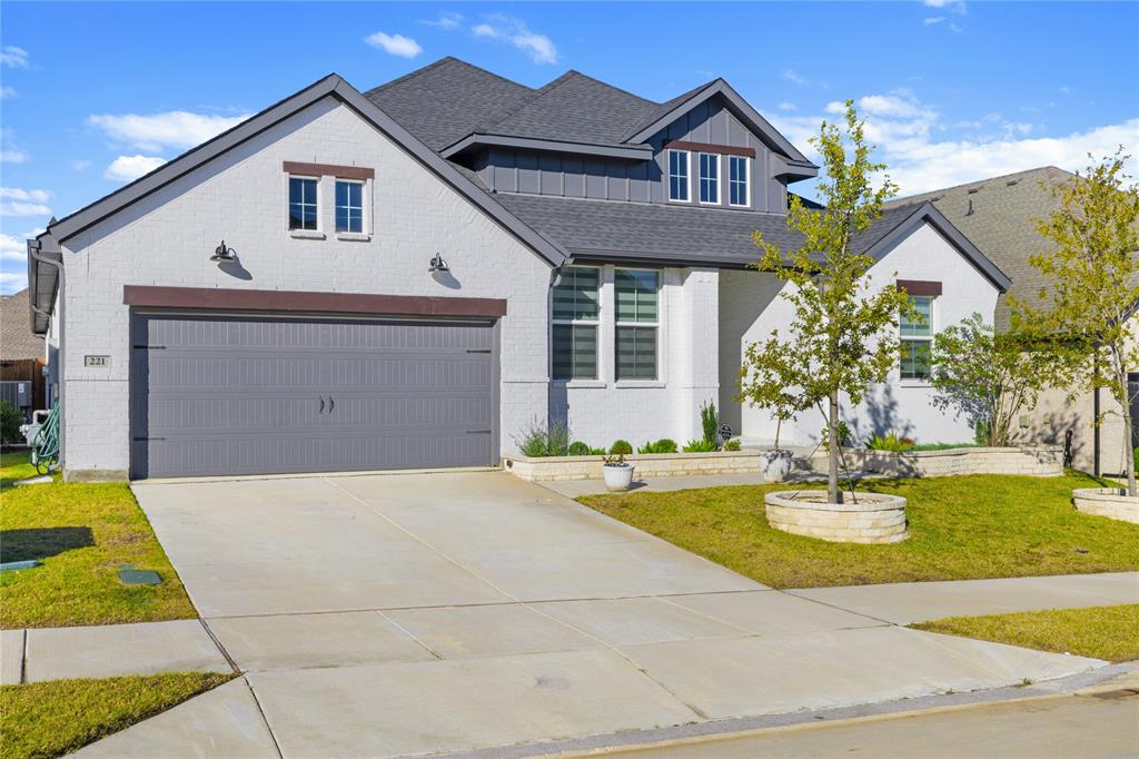 221 Diamond Dale, Lavon, TX 75166