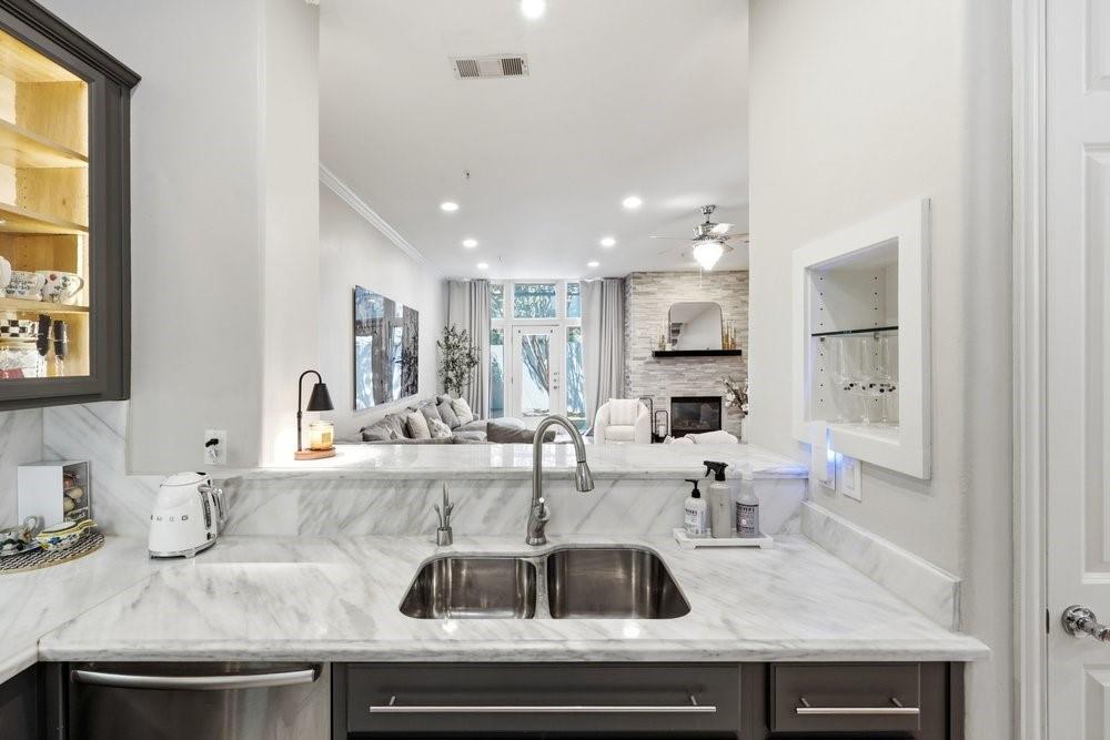 3707 Gilbert Avenue, #17, Dallas, TX 75219