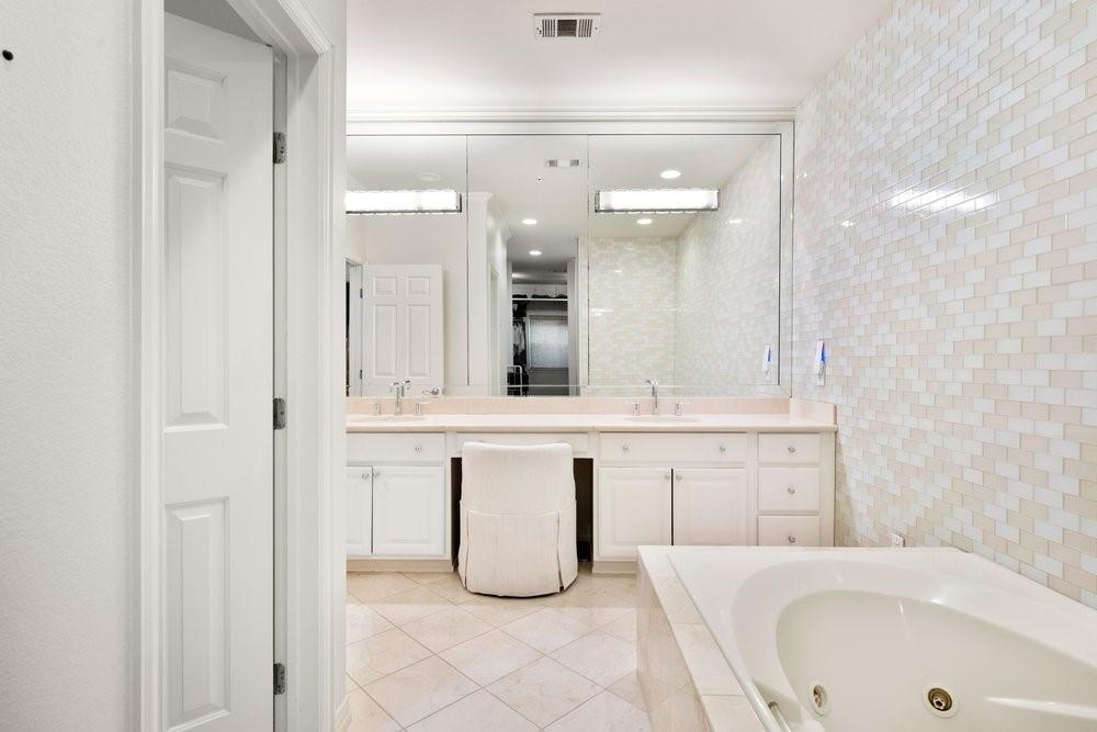 3707 Gilbert Avenue, #17, Dallas, TX 75219
