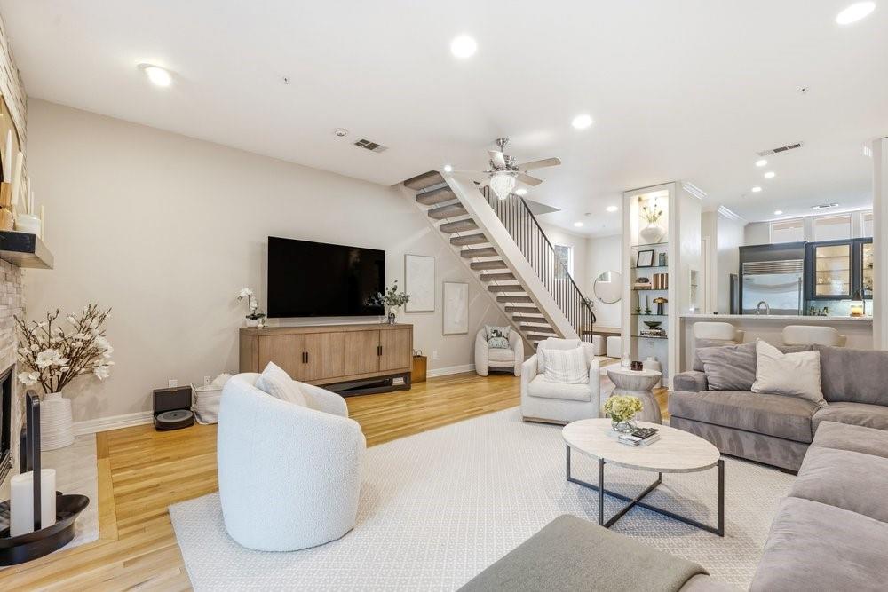 3707 Gilbert Avenue, #17, Dallas, TX 75219