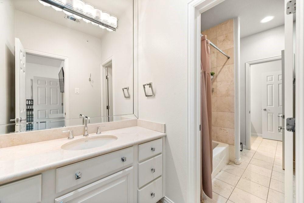 3707 Gilbert Avenue, #17, Dallas, TX 75219