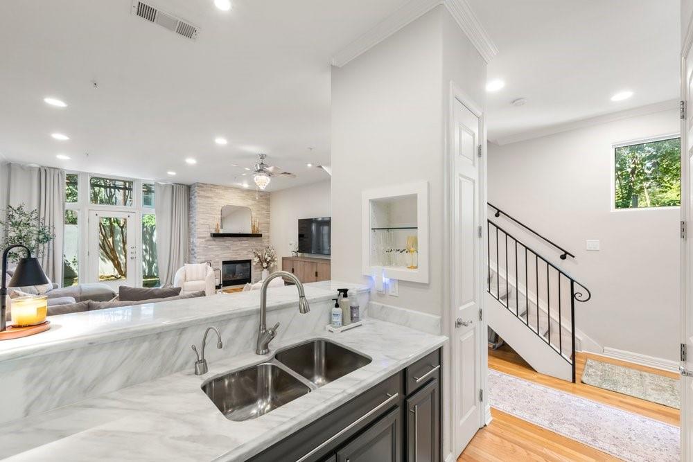 3707 Gilbert Avenue, #17, Dallas, TX 75219
