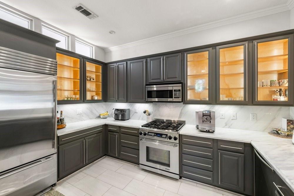 3707 Gilbert Avenue, #17, Dallas, TX 75219