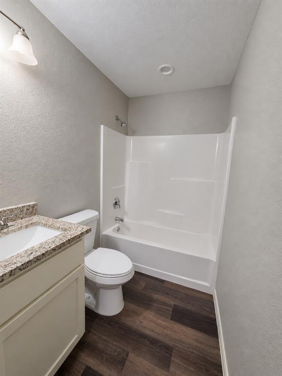 207 E Mccoulskey Street, Terrell, TX 75160