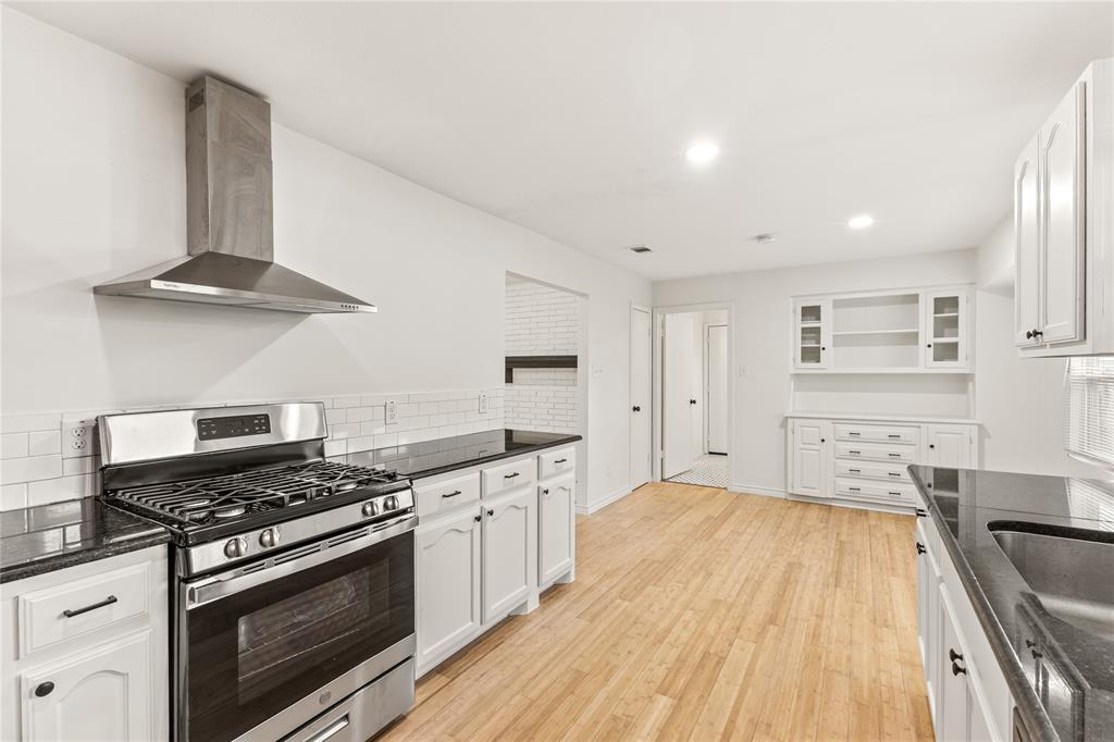 4012 Shady Hollow Lane, Dallas, TX 75233
