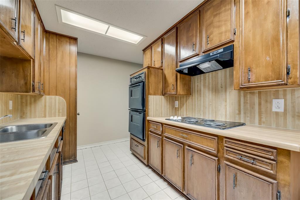908 Chamberlain Street, Irving, TX 75060