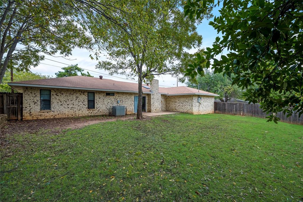 908 Chamberlain Street, Irving, TX 75060