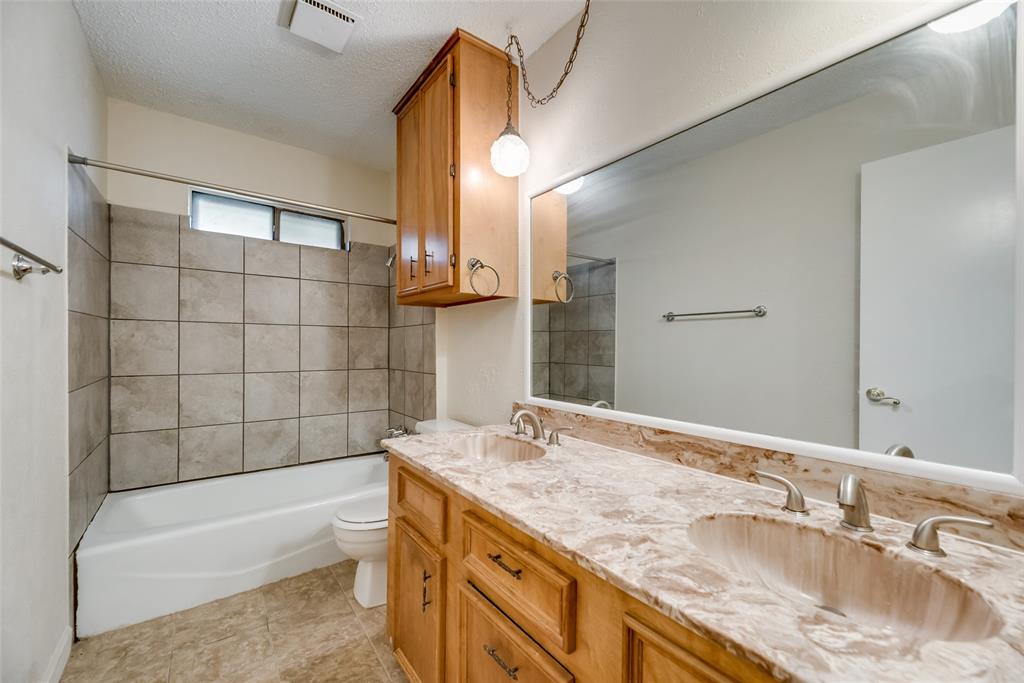 908 Chamberlain Street, Irving, TX 75060