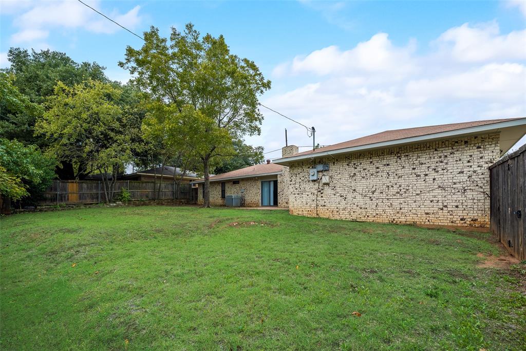 908 Chamberlain Street, Irving, TX 75060