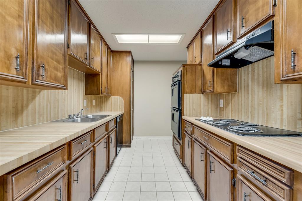 908 Chamberlain Street, Irving, TX 75060