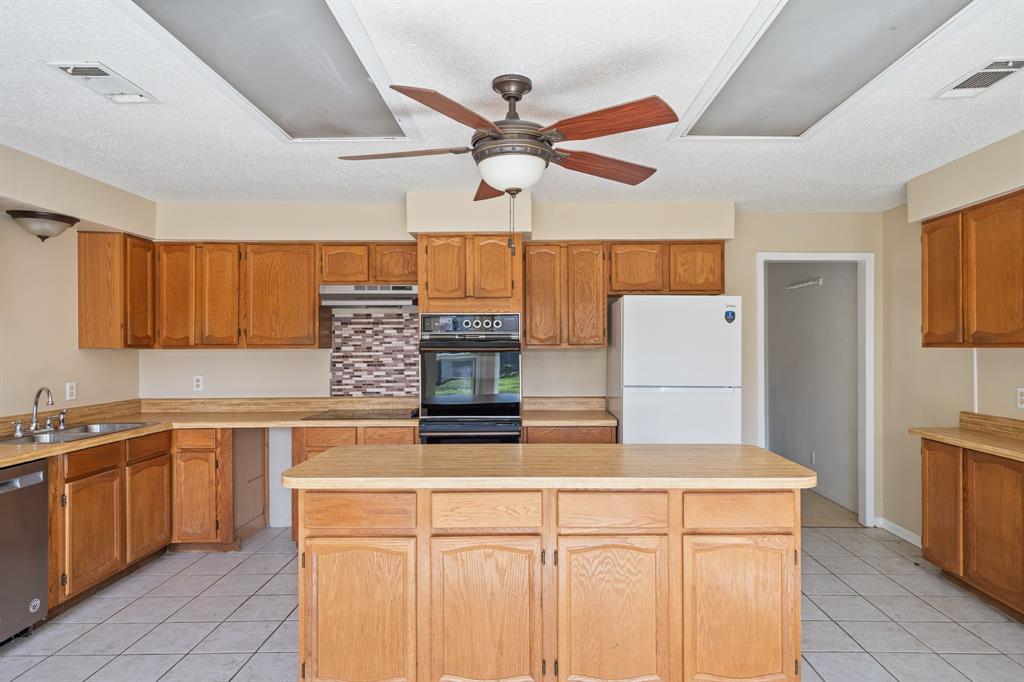 Wide open kitchen ready for whipping up whatever you can imagine Wide open kitchen ready for whipping up whatever you can imagine