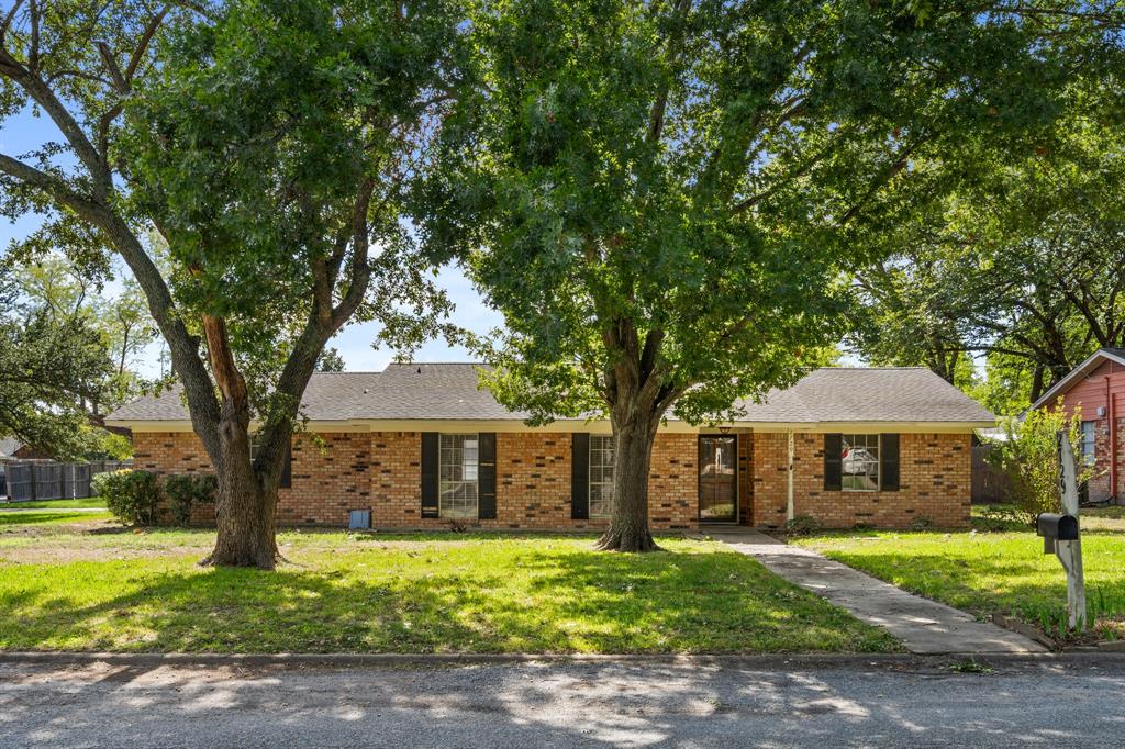 Mature trees, corner lot Mature trees, corner lot