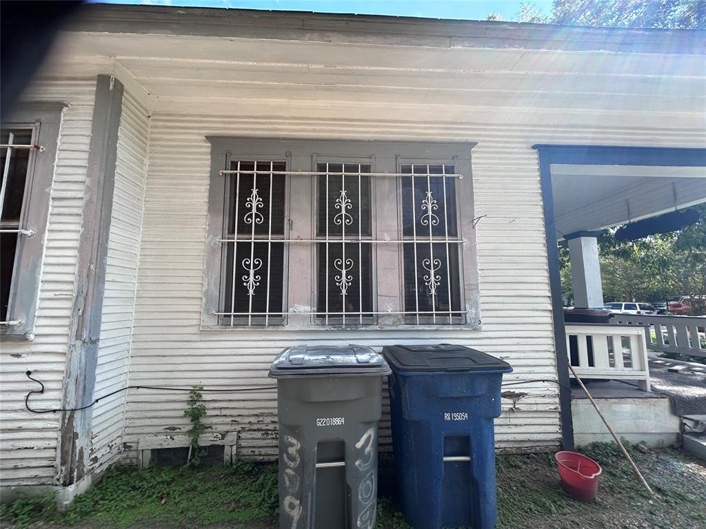 309 W Page Avenue, Dallas, TX 75208