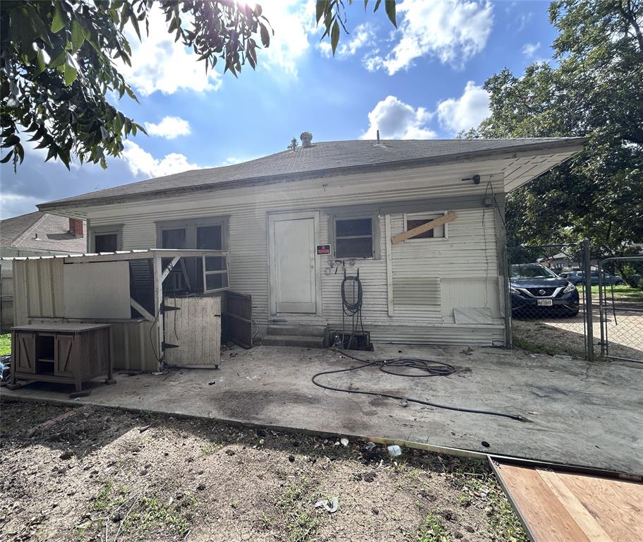 309 W Page Avenue, Dallas, TX 75208