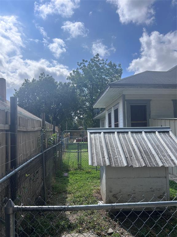 309 W Page Avenue, Dallas, TX 75208