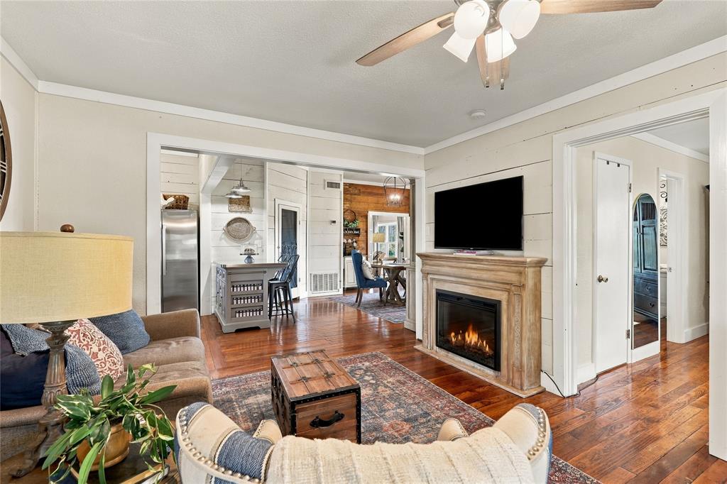 2812 Overton Court, Granbury, TX 76048