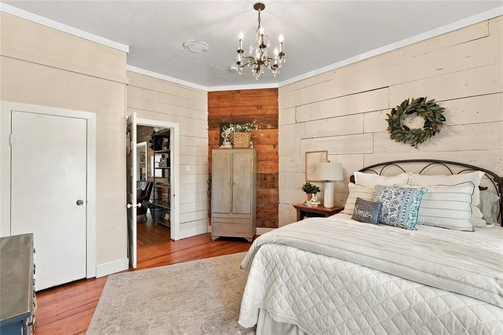 2812 Overton Court, Granbury, TX 76048