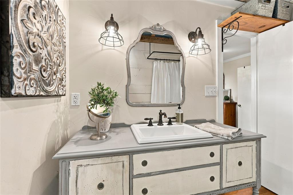 2812 Overton Court, Granbury, TX 76048