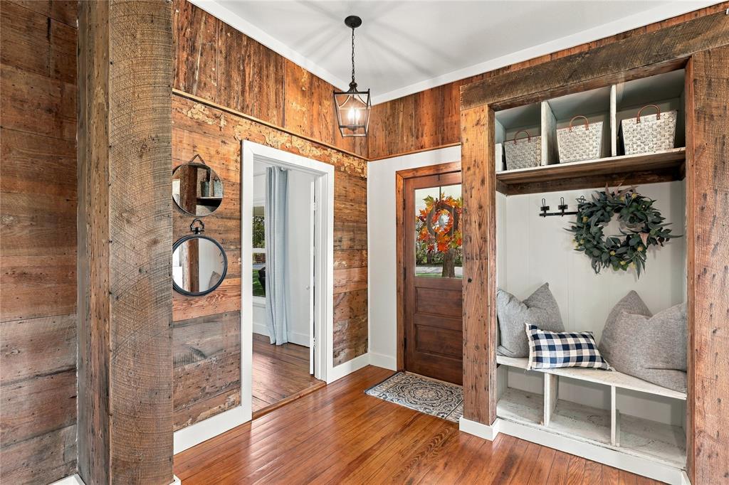 2812 Overton Court, Granbury, TX 76048 2812 Overton Court, Granbury, TX 76048
