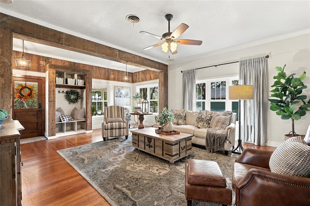 2812 Overton Court, Granbury, TX 76048