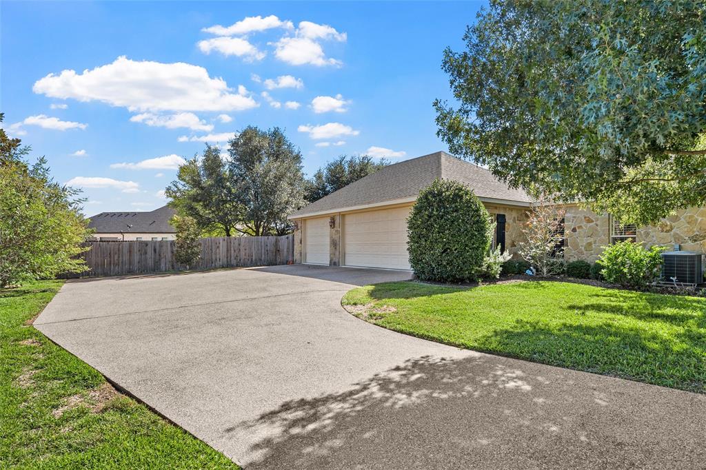 7020 Flagstone Circle, McGregor, TX 76657