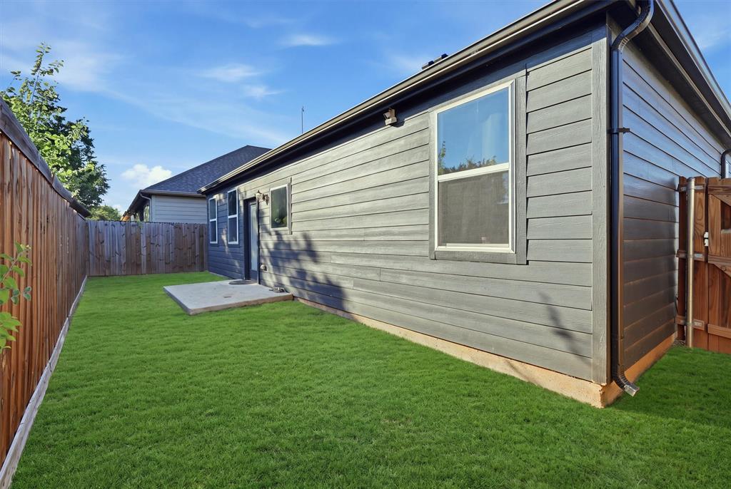 5625 Barkridge Drive, Granbury, TX 76048