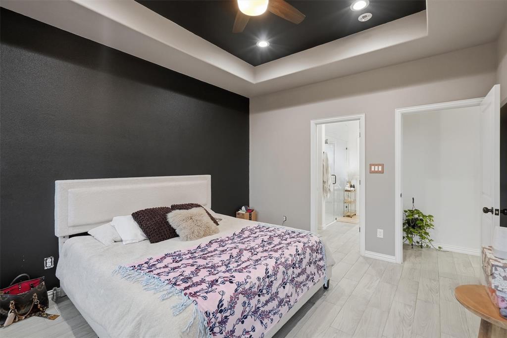 5625 Barkridge Drive, Granbury, TX 76048