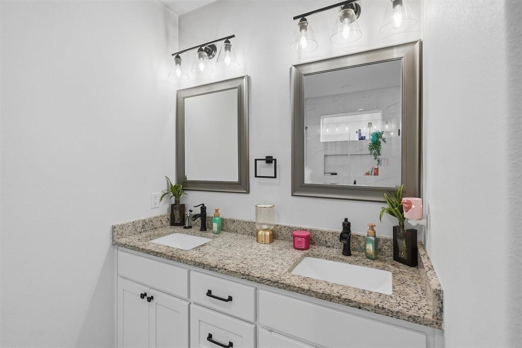 5625 Barkridge Drive, Granbury, TX 76048