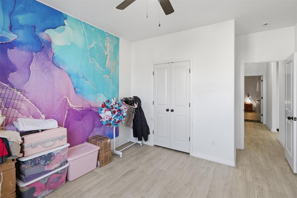 5625 Barkridge Drive, Granbury, TX 76048