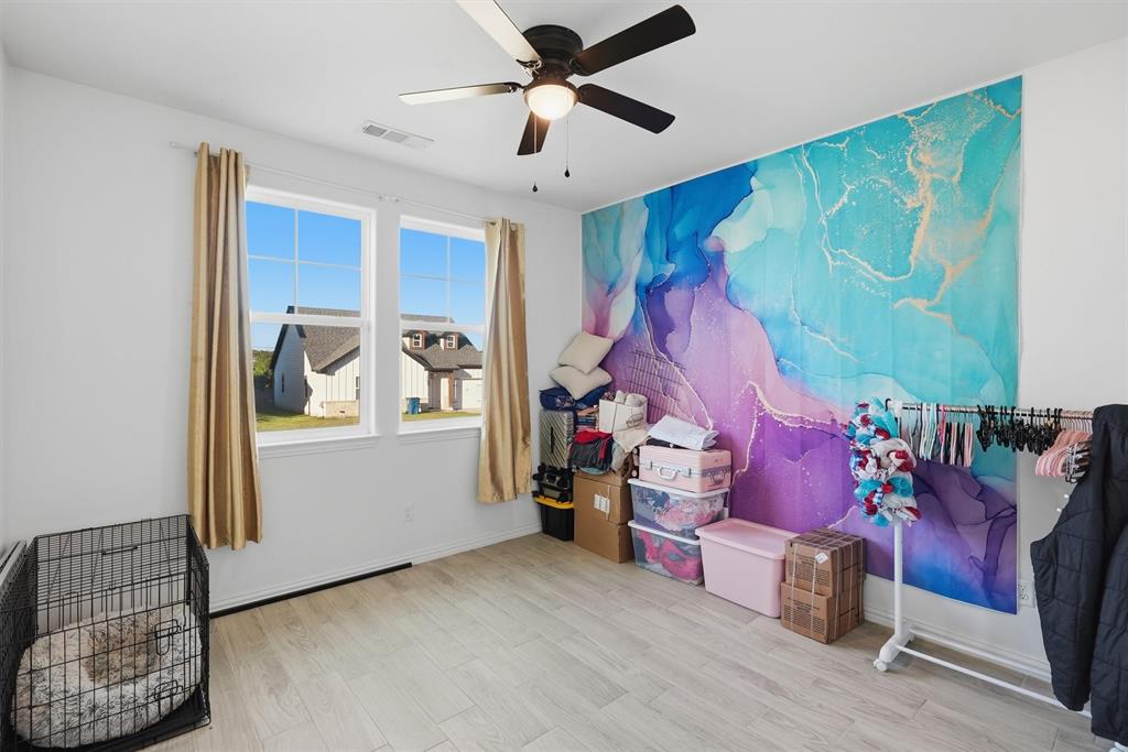 5625 Barkridge Drive, Granbury, TX 76048