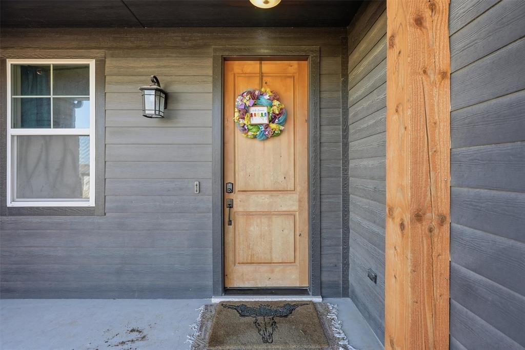 5625 Barkridge Drive, Granbury, TX 76048