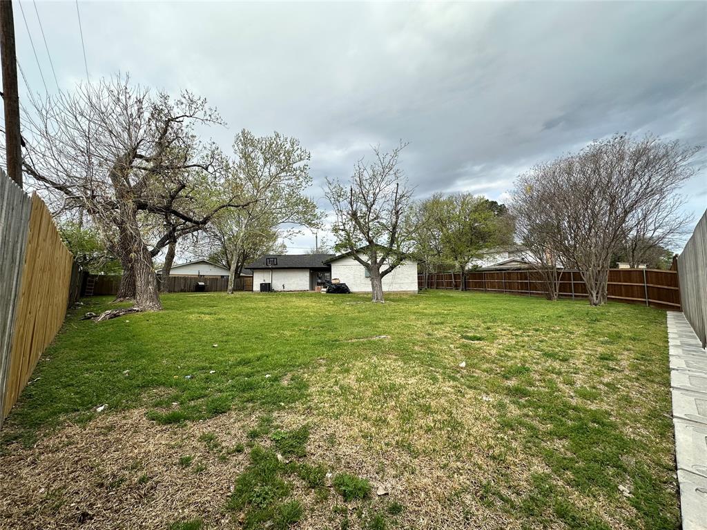 1412 Weathered Street, Irving, TX 75062