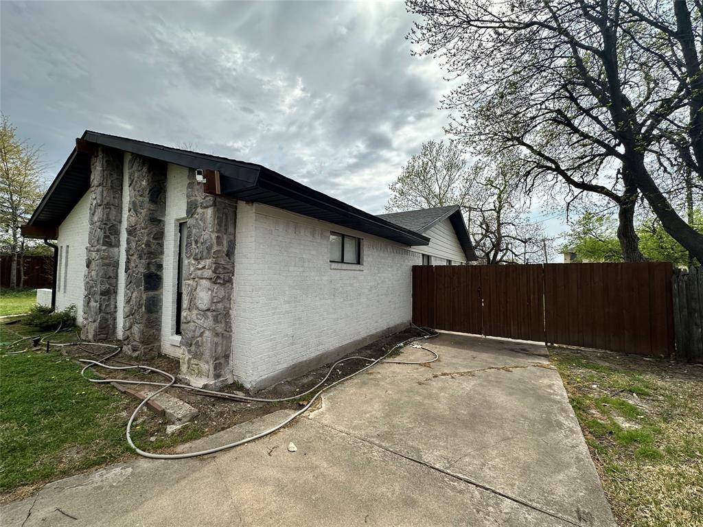 1412 Weathered Street, Irving, TX 75062