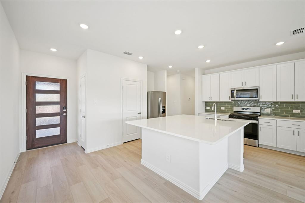 Photo is not of the actual home, but is an inspirational photo of builder’s model home and may depict options, furnishings, and/or decorator features that are not included. Photo is not of the actual home, but is an inspirational photo of builder’s model home and may depict options, furnishings, and/or decorator features that are not included.