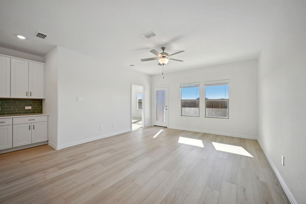 Photo is not of the actual home, but is an inspirational photo of builder’s model home and may depict options, furnishings, and/or decorator features that are not included.
