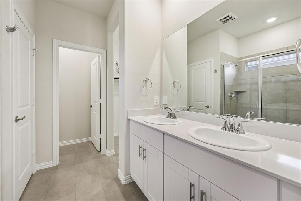 Photo is not of the actual home, but is an inspirational photo of builder’s model home and may depict options, furnishings, and/or decorator features that are not included.