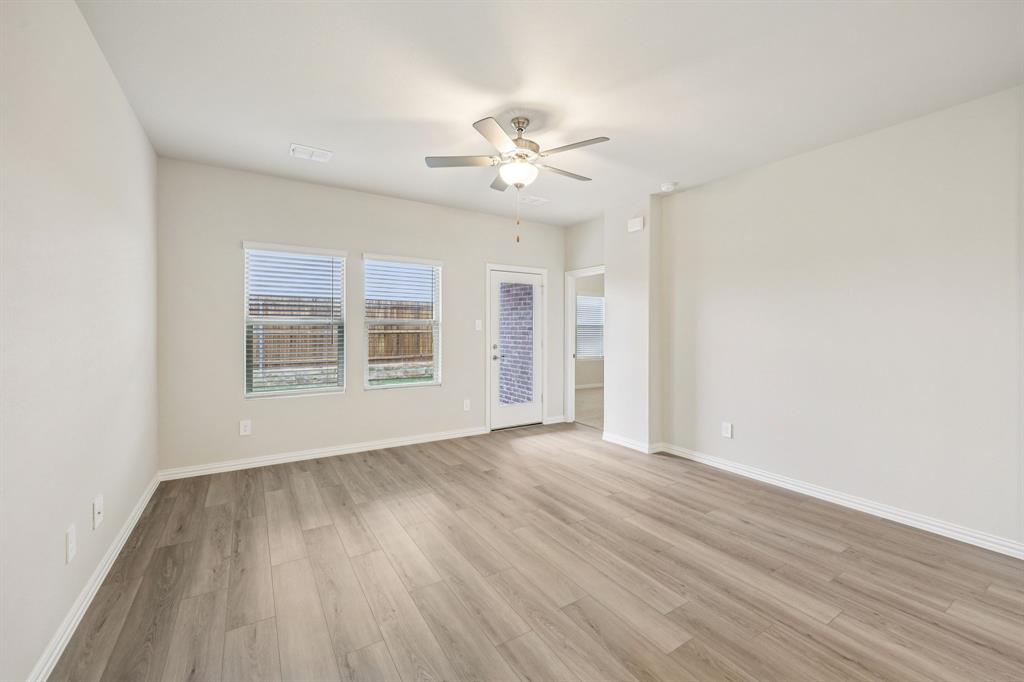 Photo is not of the actual home, but is an inspirational photo of builder’s model home and may depict options, furnishings, and/or decorator features that are not included.