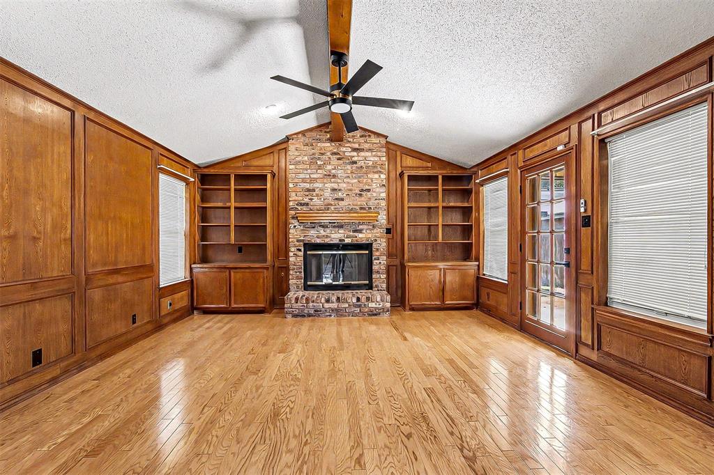 521 Cranbrook Lane, Grand Prairie, TX 75052