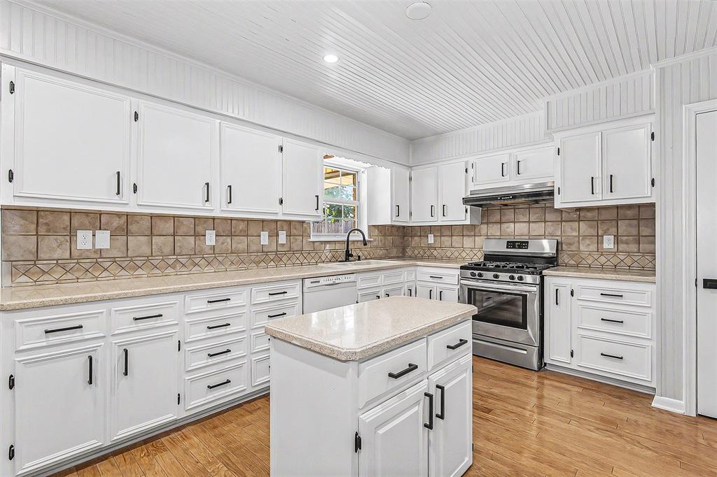 521 Cranbrook Lane, Grand Prairie, TX 75052