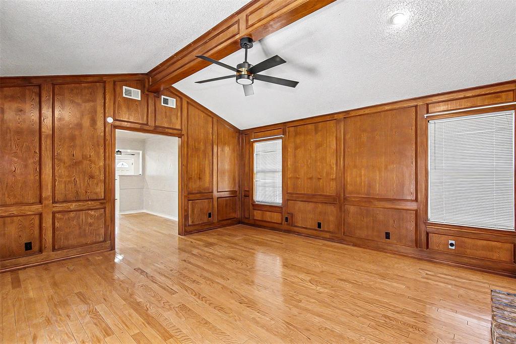521 Cranbrook Lane, Grand Prairie, TX 75052