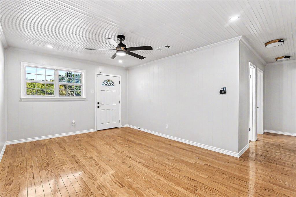 521 Cranbrook Lane, Grand Prairie, TX 75052
