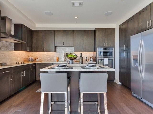 MODEL HOME! MODEL HOME!