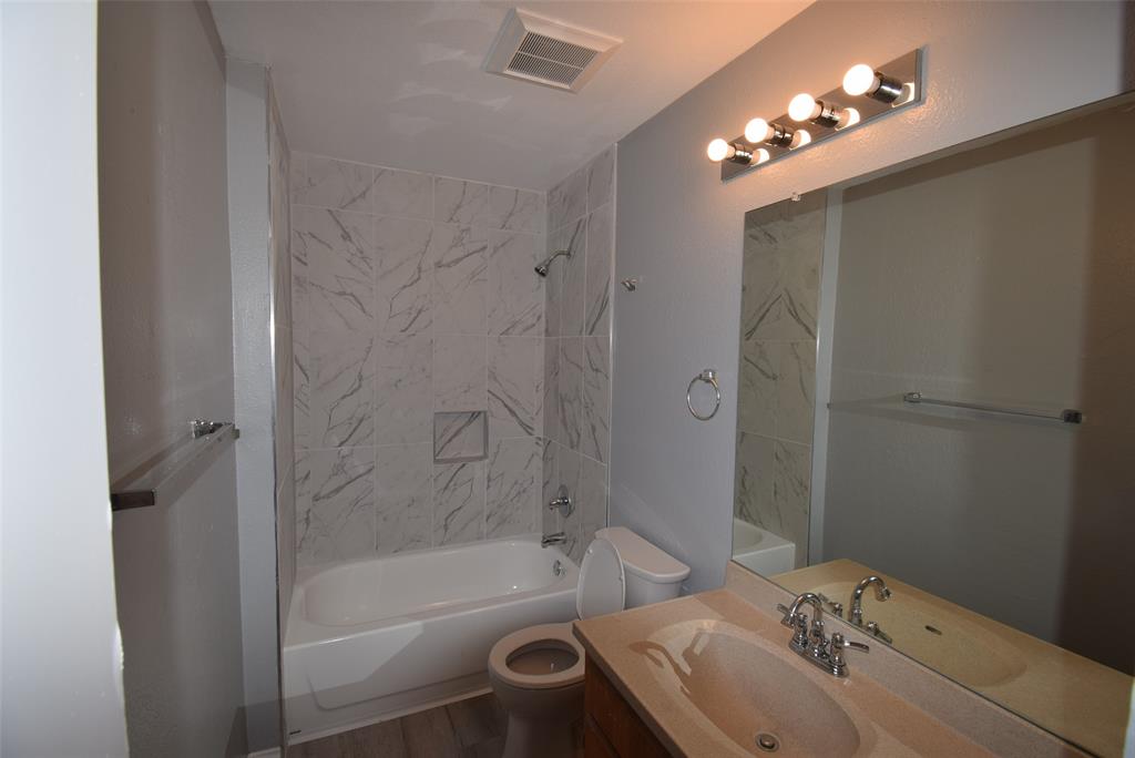 305 E Chestnut Street, Kaufman, TX 75142